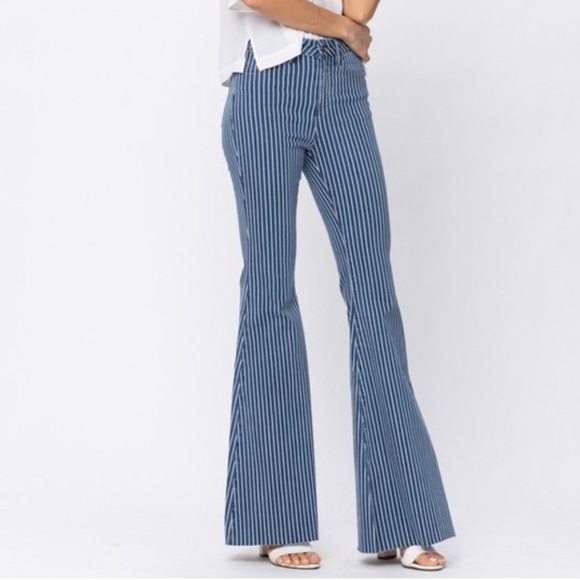 Judy Blue Plus Size Pin Stripe Super Flare Jeans 1/25 B16 - Picture 2 of 8